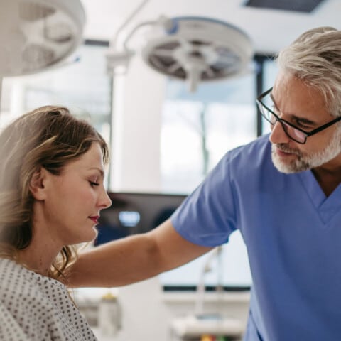 9 Signs of Oral Cancer to Look Out For